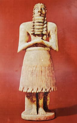 A stone statue of Summerian deity from Khafaji