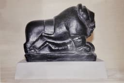 Lion of Babylon(with base)